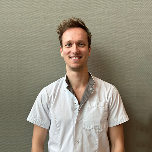 Bart, werkzaam bij Tandheelkundig Centrum Nederland, lachend