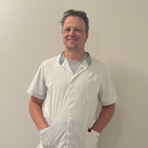 Johan, werkzaam bij Tandheelkundig Centrum Nederland, lachend