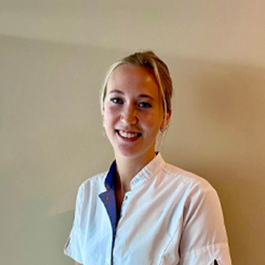 Kris, werkzaam bij Tandheelkundig Centrum Nederland, lachend