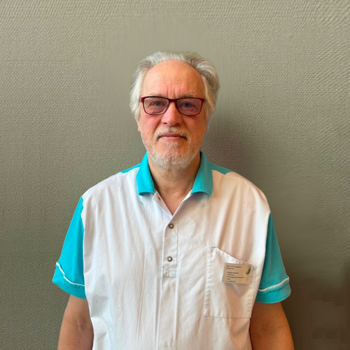 Nico, werkzaam bij Tandheelkundig Centrum Nederland, lachend
